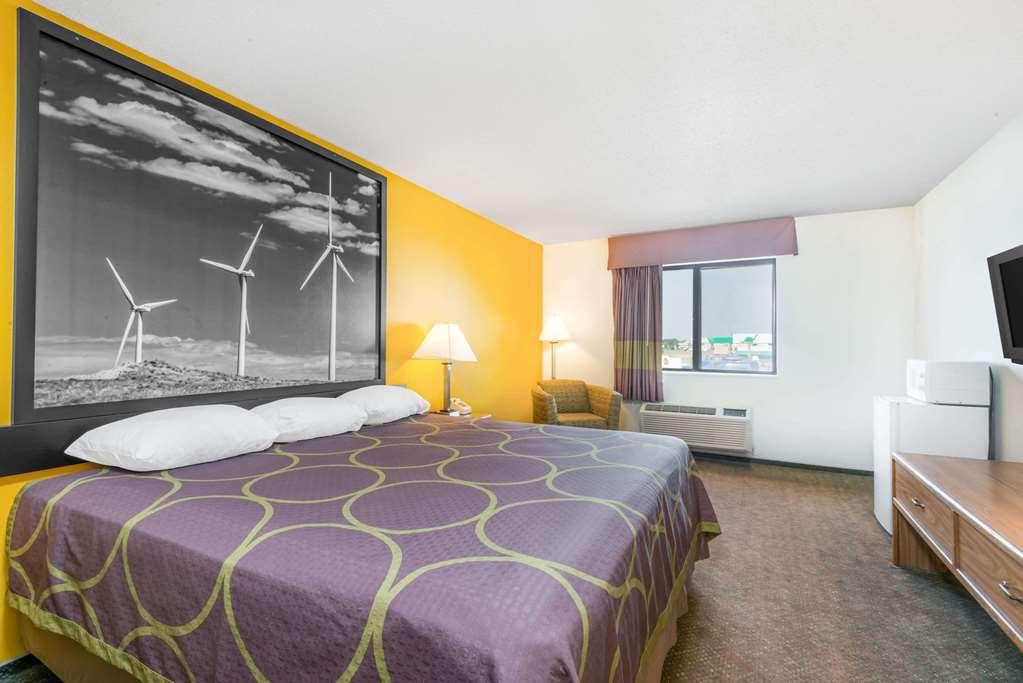 Hotel Super 8 By Wyndham Pratt Chambre photo